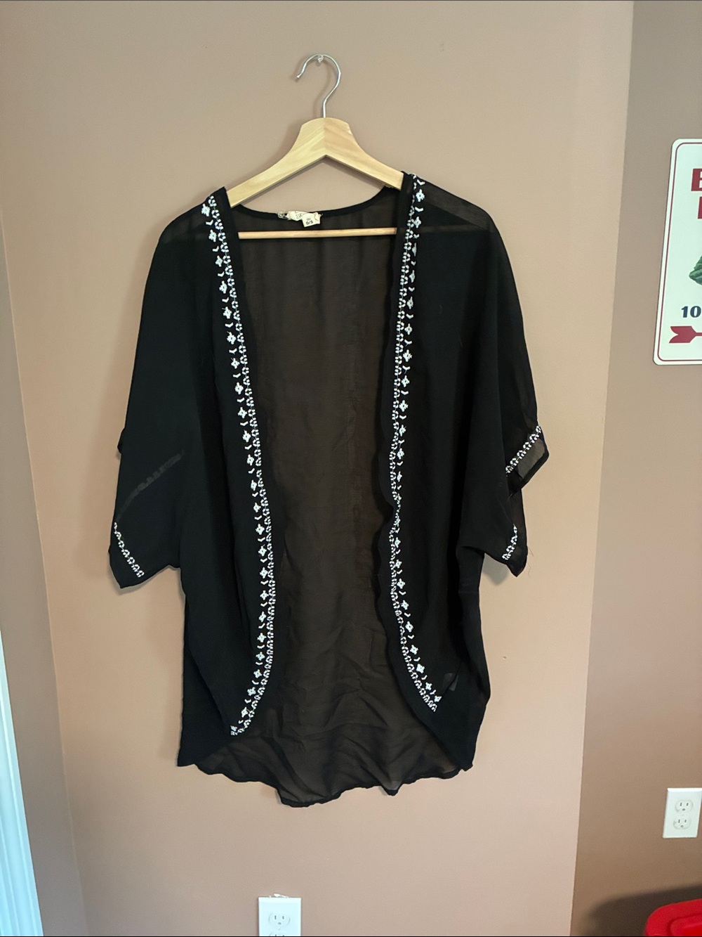 La Hearts Black Open-Front Embroidered Kimono